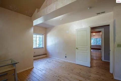 Bedroom - 1861 Samuels Rd, Sandpoint, ID 83864 photo 3 of 5