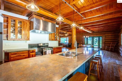 Kitchen - 1861 Samuels Rd, Sandpoint, ID 83864 photo 1 of 4