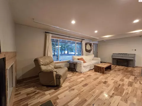 Living - 24 Shiras Dr, Sandpoint, ID 83864 photo 2 of 5