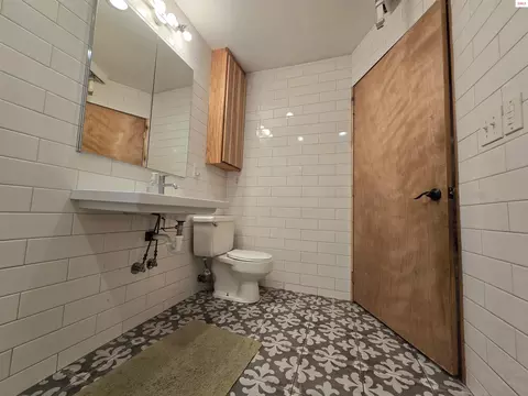 Bath - 24 Shiras Dr, Sandpoint, ID 83864 photo 3 of 6