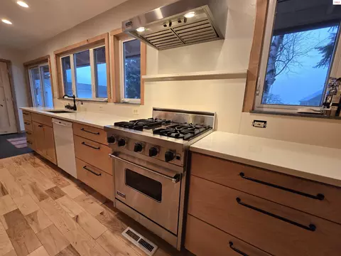 Kitchen - 24 Shiras Dr, Sandpoint, ID 83864 photo 3 of 8