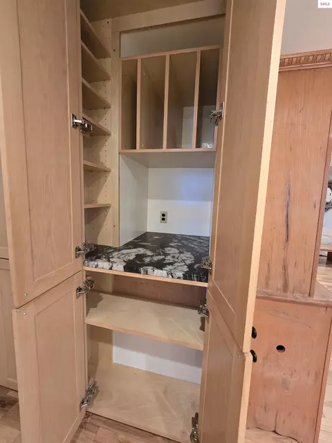 Kitchen - 24 Shiras Dr, Sandpoint, ID 83864 photo 4 of 8