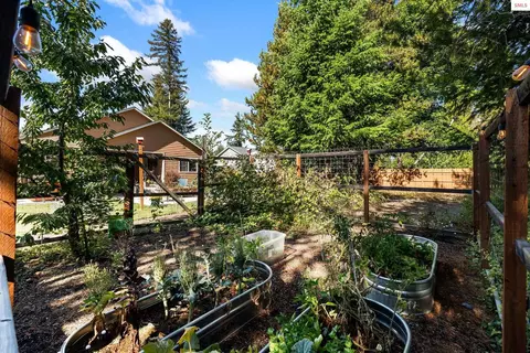 Exterior - 241 Beverly Dr, Sagle, ID 83860 photo 12 of 15