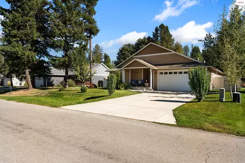 Exterior - 241 Beverly Dr, Sagle, ID 83860 photo 10 of 15