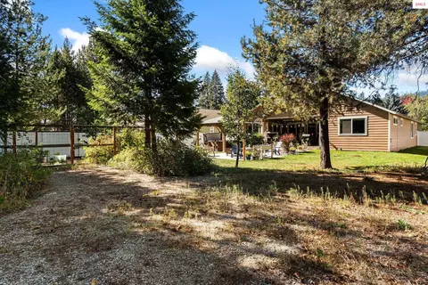 Exterior - 241 Beverly Dr, Sagle, ID 83860 photo 13 of 15
