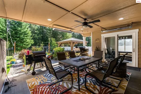 Exterior - 241 Beverly Dr, Sagle, ID 83860 photo 3 of 15