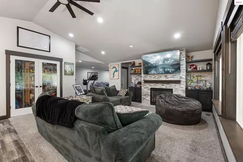 Living - 241 Beverly Dr, Sagle, ID 83860 photo 1 of 1