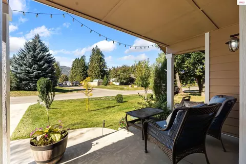 Exterior - 241 Beverly Dr, Sagle, ID 83860 photo 5 of 15