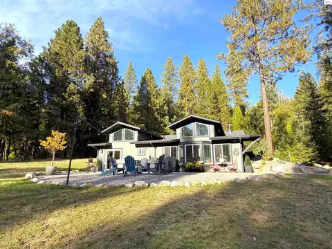 594 Upper Rocky Rd, Sagle, ID 83860