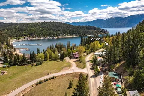 62 Venture Ln, Sagle, ID 83860