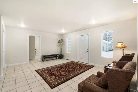Entry Way - 249 Indigo Sky Rd, Sandpoint, ID 83864 photo 3 of 4
