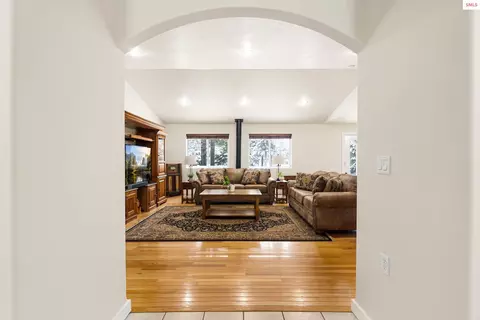 Entry Way - 249 Indigo Sky Rd, Sandpoint, ID 83864 photo 4 of 4