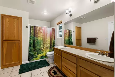 Bath - 249 Indigo Sky Rd, Sandpoint, ID 83864 photo 2 of 4