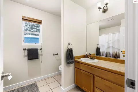 Bath - 249 Indigo Sky Rd, Sandpoint, ID 83864 photo 3 of 4
