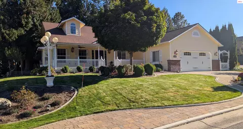 21972 N Molly Ln, Rathdrum, ID 83858