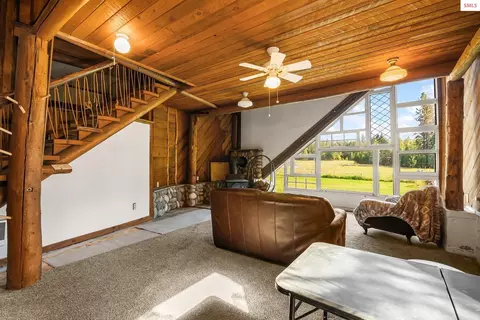 Living - 659 663 Spades Rd, Sagle, ID 83860 photo 1 of 2