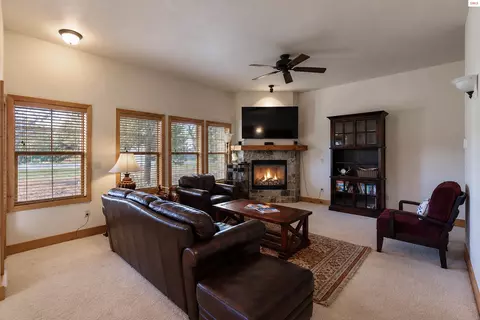 Living - 507 Guthrie Pl #302, Dover, ID 83825 photo 2 of 4