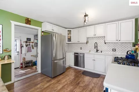 Kitchen - 369 Glidden Ave, Priest River, ID 83856 photo 3 of 3