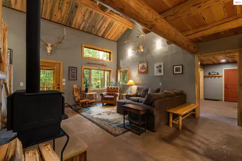 Living - 137 Puffin Rd, Sandpoint, ID 83864 photo 2 of 6