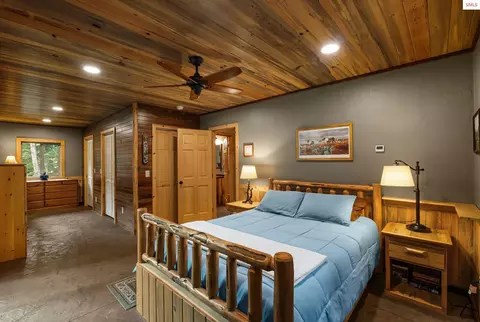 Bedroom - 137 Puffin Rd, Sandpoint, ID 83864 photo 2 of 4