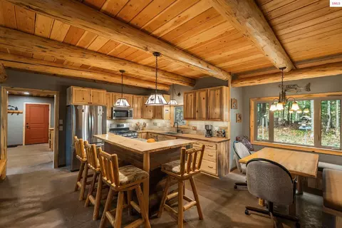 Kitchen - 137 Puffin Rd, Sandpoint, ID 83864 photo 5 of 6