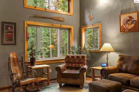 Living - 137 Puffin Rd, Sandpoint, ID 83864 photo 3 of 6