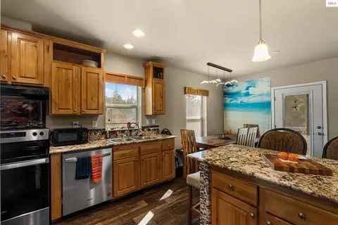 Kitchen - 99 Wayside Dr, Athol, ID 83801 photo 4 of 4