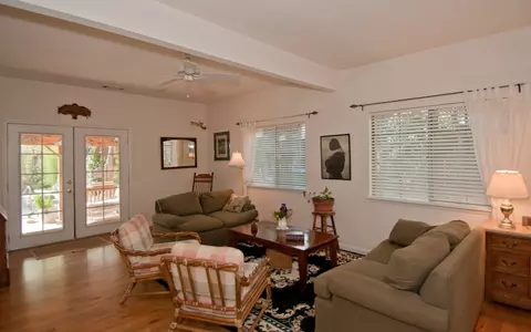 8926 Sadawa Ln, Redding, CA 96001 photo 8