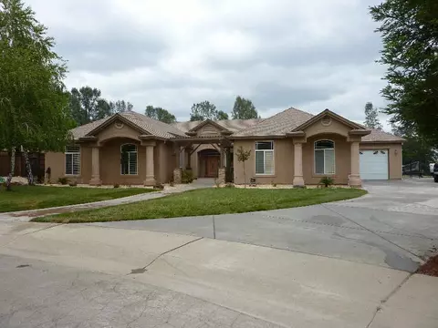 2667 Cumberland Dr, Redding, CA 96001 photo 1