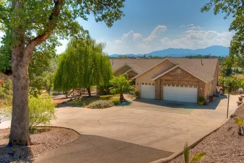 19061 Hollow Ln, Redding, CA 96003 photo 2