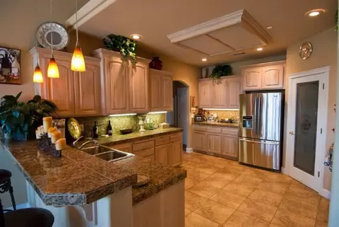 19061 Hollow Ln, Redding, CA 96003 photo 9