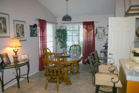 2770 Howard Dr, Redding, CA 96001 photo 5