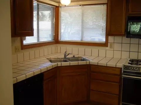 1816 Tiburon, Redding, CA 96002 photo 5