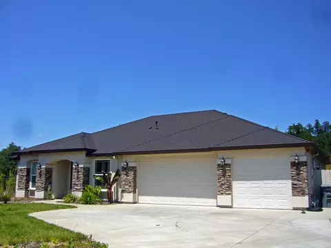 976 Savona, Redding, CA 96001 photo 1