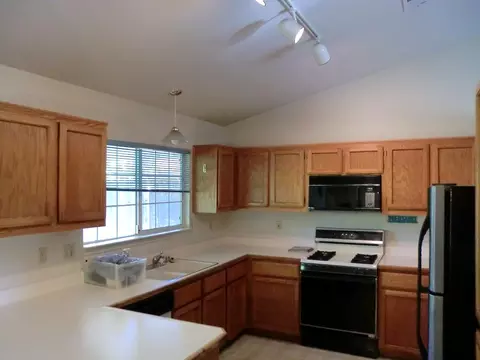 1564 Marigold Way, Redding, CA 96003 photo 8