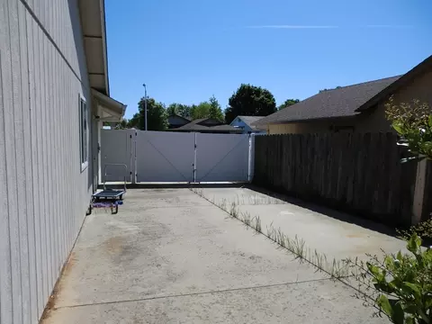 1564 Marigold Way, Redding, CA 96003 photo 5