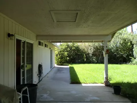 1564 Marigold Way, Redding, CA 96003 photo 4