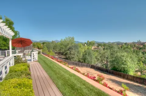1197 River Ridge Dr, Redding, CA 96003 photo 2