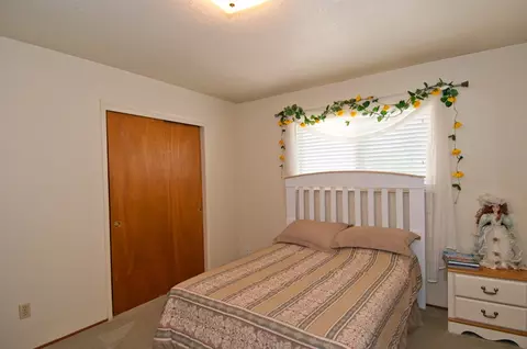 11374 Sara Dr, Redding, CA 96003 photo 9