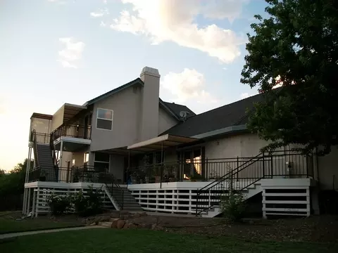 3943 Teton Dr, Redding, CA 96001 photo 2