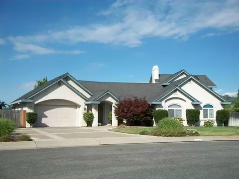 3943 Teton Dr, Redding, CA 96001 photo 1