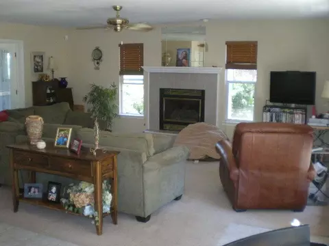 1487 Gladstone Ct, Redding, CA 96001 photo 13