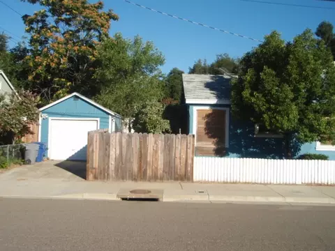 805 State St, Redding, CA 96001 photo 2