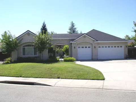 2224 Crescent Moon Dr, Redding, CA 96001 photo 1