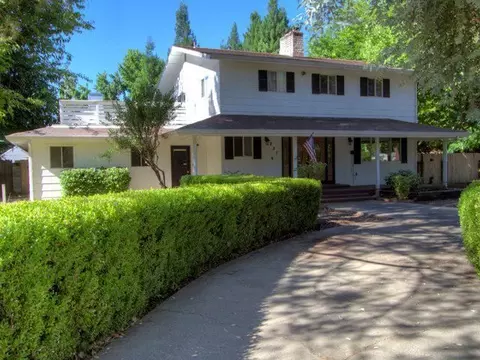 231 Weldon St, Redding, CA 96001 photo 2