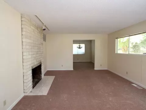 231 Weldon St, Redding, CA 96001 photo 4