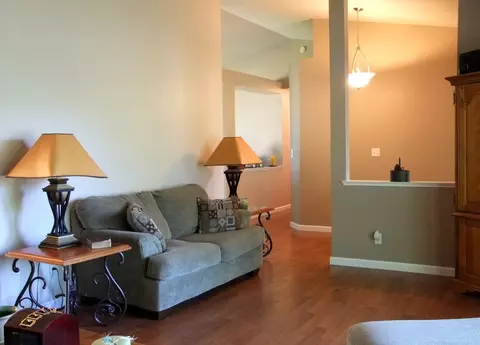 3358 Auburn Dr, Redding, CA 96001 photo 5