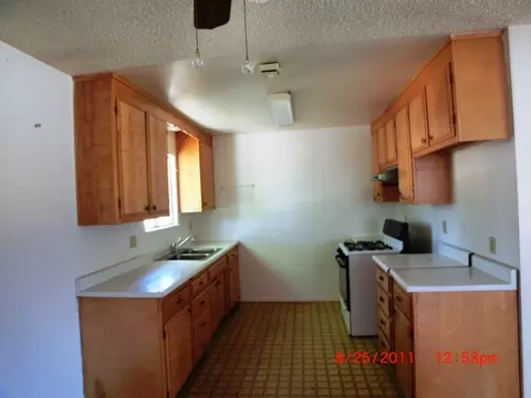 2832 Heather, Redding, CA 96002 photo 8
