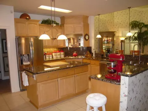 2384 Templeton Dr, Redding, CA 96002 photo 6