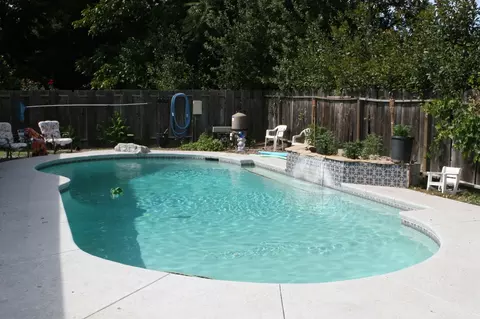 3820 Riverview Dr, Redding, CA 96001 photo 8